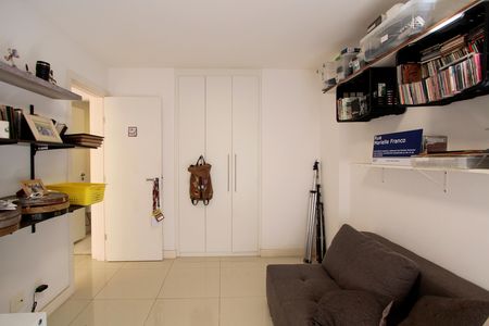 Apartamento à venda com 120m², 3 quartos e 2 vagas Apartamento à venda com 120m², 3 quartos e 2 vagasQuarto 1