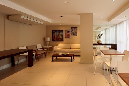 Apartamento à venda com 120m², 3 quartos e 2 vagas Apartamento à venda com 120m², 3 quartos e 2 vagasÁrea comum - Salão de festas