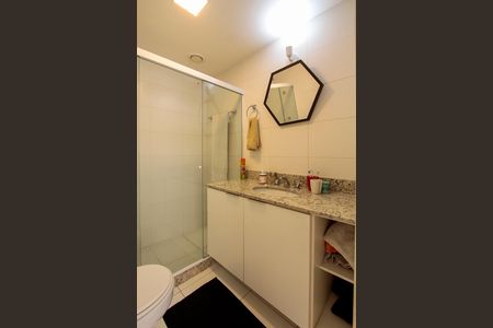 Apartamento à venda com 120m², 3 quartos e 2 vagas Apartamento à venda com 120m², 3 quartos e 2 vagasBanheiro