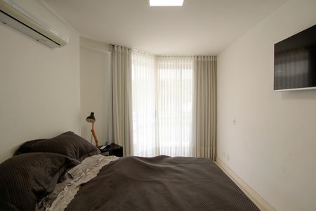 Apartamento à venda com 120m², 3 quartos e 2 vagas Apartamento à venda com 120m², 3 quartos e 2 vagasSuíte