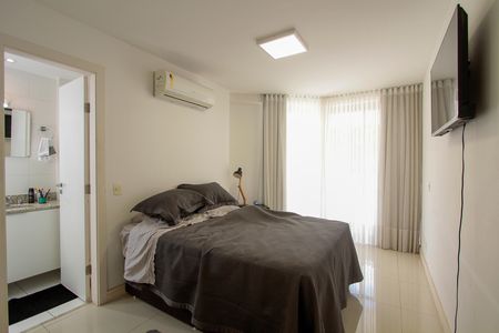 Apartamento à venda com 120m², 3 quartos e 2 vagas Apartamento à venda com 120m², 3 quartos e 2 vagasSuíte