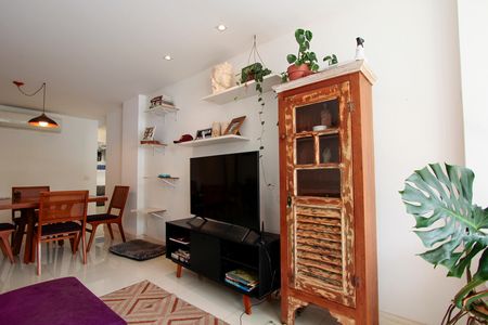 Apartamento à venda com 120m², 3 quartos e 2 vagas Apartamento à venda com 120m², 3 quartos e 2 vagasSala