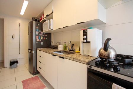 Apartamento à venda com 120m², 3 quartos e 2 vagas Apartamento à venda com 120m², 3 quartos e 2 vagasCozinha