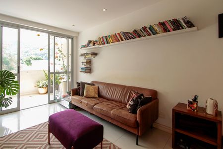 Apartamento à venda com 120m², 3 quartos e 2 vagas Apartamento à venda com 120m², 3 quartos e 2 vagasSala