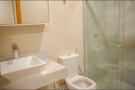 Banheiro de casa de condomínio para alugar com 3 quartos, 200m² em Jardim Novo Mundo, Goiânia