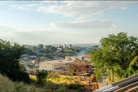 Vista da Suíte de casa de condomínio para alugar com 3 quartos, 200m² em Jardim Novo Mundo, Goiânia