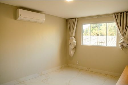 Casa de Condomínio para alugar com 3 quartos, 200m² em Jardim Novo Mundo, Goiânia