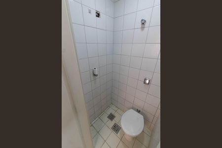 Apartamento à venda com 57m², 1 quarto e 1 vagaBANHEIRO DA ÁREA DE SERVIÇO