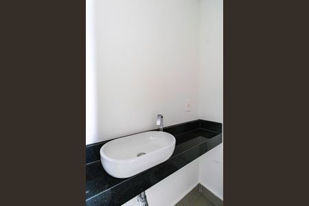 Casa de condomínio à venda com 350m², 4 quartos e 3 vagas Casa de condomínio à venda com 350m², 4 quartos e 3 vagasLavabo