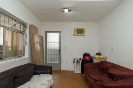 Casa para alugar com 80m², 2 quartos e 5 vagas Casa para alugar com 80m², 2 quartos e 5 vagasSala