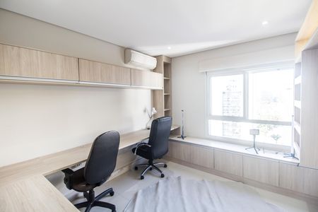 Apartamento para alugar com 196m², 3 quartos e 3 vagas Apartamento para alugar com 196m², 3 quartos e 3 vagasEscritório