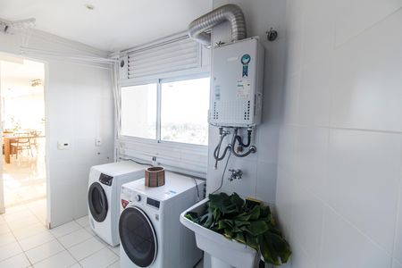 Apartamento para alugar com 196m², 3 quartos e 3 vagas Apartamento para alugar com 196m², 3 quartos e 3 vagasÁrea de Serviço