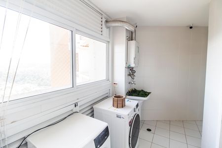 Área de Serviço de apartamento para alugar com 3 quartos, 196m² em Empresarial 18 do Forte, Barueri