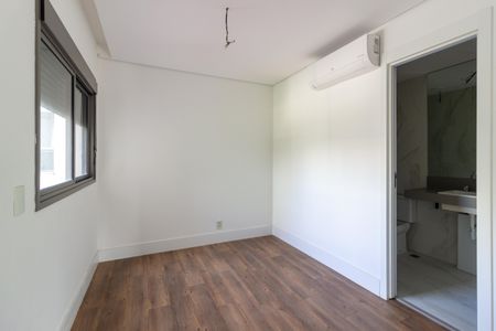 Apartamento à venda com 146m², 3 quartos e 2 vagasSuíte 1