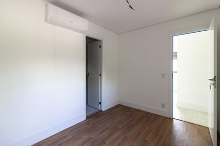 Apartamento à venda com 146m², 3 quartos e 2 vagasSuíte 1