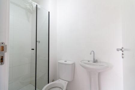 Banheiro de apartamento para alugar com 2 quartos, 32m² em Jardim Celeste, São Paulo