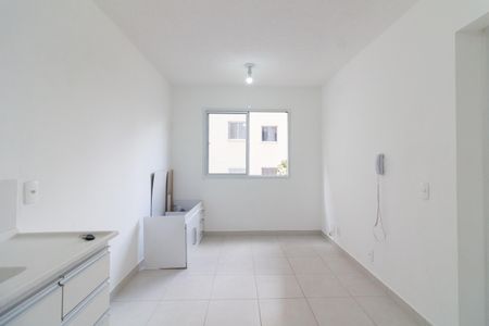 Sala - Cozinha de apartamento para alugar com 2 quartos, 32m² em Jardim Celeste, São Paulo