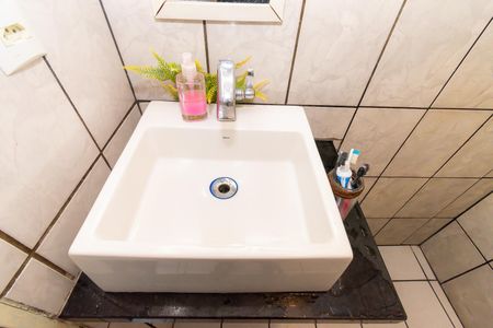 Banheiro de casa para alugar com 1 quarto, 40m² em Parque Colonial, São Paulo