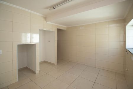 Cozinha  de casa para alugar com 2 quartos, 140m² em Vila Constança, São Paulo