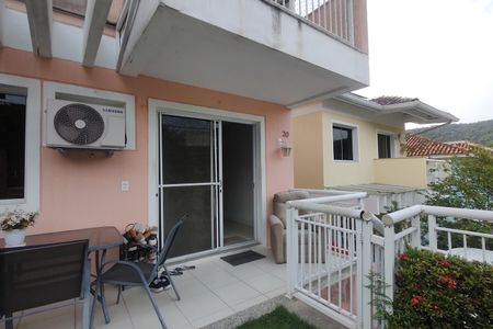 Casa de condomínio à venda com 165m², 5 quartos e 2 vagasÁrea comum