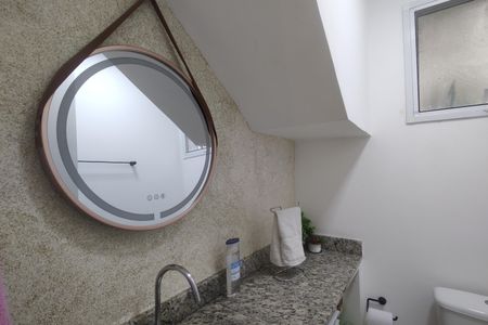 Casa de condomínio à venda com 165m², 5 quartos e 2 vagasLavabo