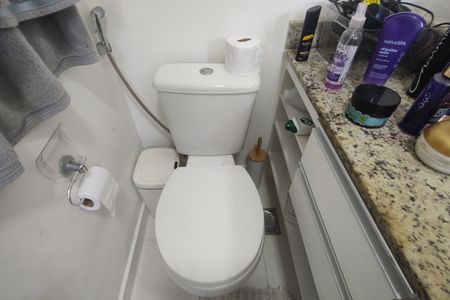 Casa de condomínio à venda com 165m², 5 quartos e 2 vagasBanheiro da Suíte