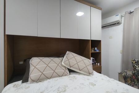 Casa de condomínio à venda com 165m², 5 quartos e 2 vagasSuíte