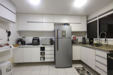 Casa de condomínio à venda com 165m², 5 quartos e 2 vagasCozinha 