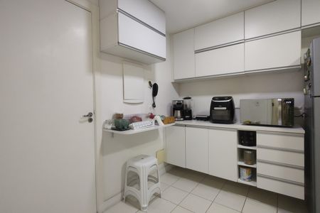 Casa de condomínio à venda com 165m², 5 quartos e 2 vagasCozinha 