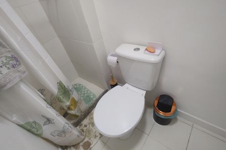 Casa de condomínio à venda com 165m², 5 quartos e 2 vagasBanheiro de Serviço