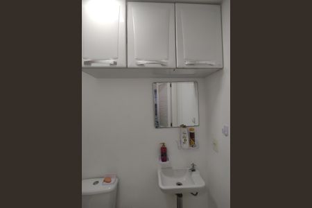 Casa de condomínio à venda com 165m², 5 quartos e 2 vagasBanheiro de Serviço