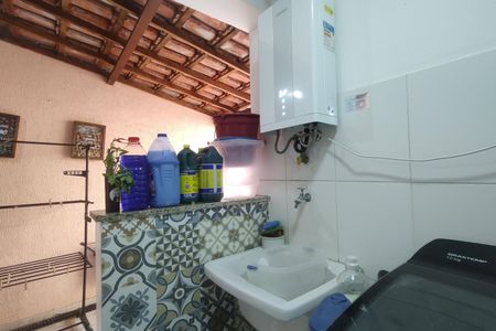 Casa de condomínio à venda com 165m², 5 quartos e 2 vagasÁrea de Serviço