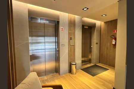 Studio para alugar com 29m², 1 quarto e sem vaga Studio para alugar com 29m², 1 quarto e sem vagaHall de entrada