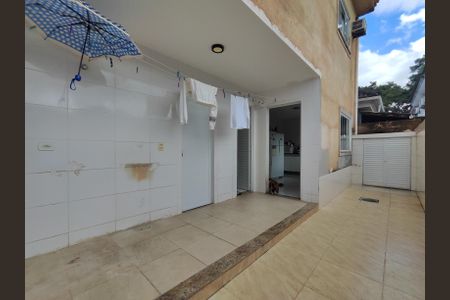 Casa de condomínio à venda com 250m², 3 quartos e 3 vagasÁrea de Serviço