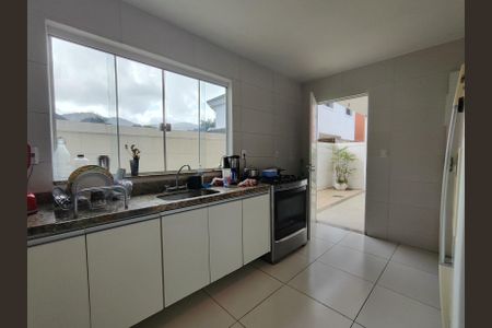 Casa de condomínio à venda com 250m², 3 quartos e 3 vagasCozinha