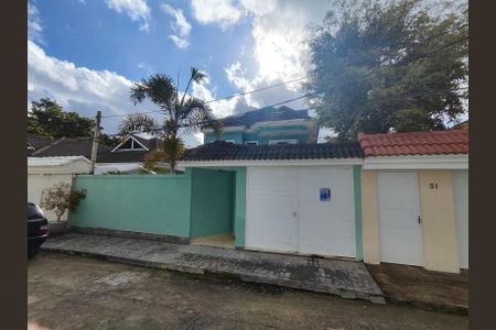 Casa de condomínio à venda com 250m², 3 quartos e 3 vagasPlaquinha