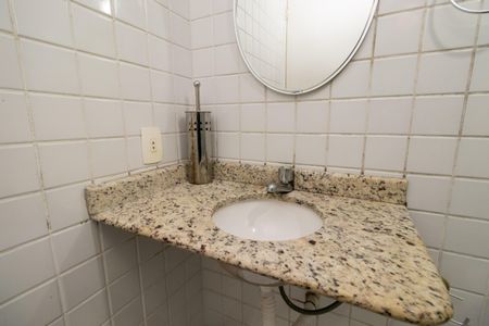 Apartamento para alugar com 50m², 2 quartos e sem vagaBanheiro da Suíte