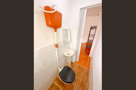 Banheiro de kitnet/studio para alugar com 1 quarto, 30m² em Ingleses do Rio Vermelho, Florianópolis