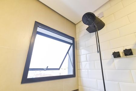 Banheiro de kitnet/studio para alugar com 1 quarto, 28m² em Ipiranga, São Paulo