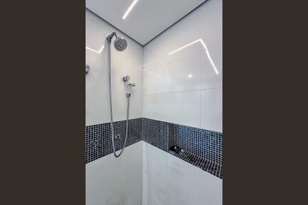 Apartamento à venda com 100m², 2 quartos e 2 vagas Apartamento à venda com 100m², 2 quartos e 2 vagasBanheiro da Suíte 2