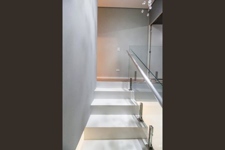 Casa para alugar com 125m², 2 quartos e 2 vagasEscada