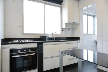 Apartamento para alugar com 92m², 3 quartos e 2 vagas Apartamento para alugar com 92m², 3 quartos e 2 vagasCozinha