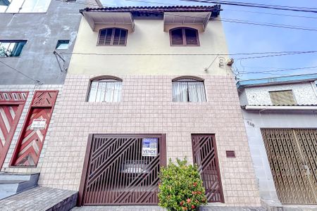 Casa à venda com 180m², 3 quartos e 2 vagasFachada com Plaquinha