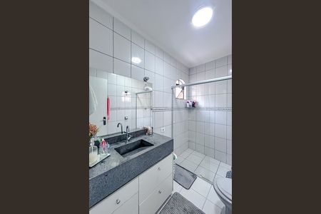Casa à venda com 180m², 3 quartos e 2 vagasBanheiro
