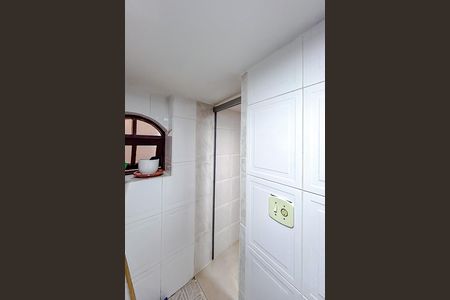 Casa à venda com 180m², 3 quartos e 2 vagasBanheiro de serviço