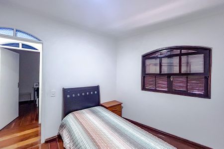 Casa à venda com 180m², 3 quartos e 2 vagasQuarto 2