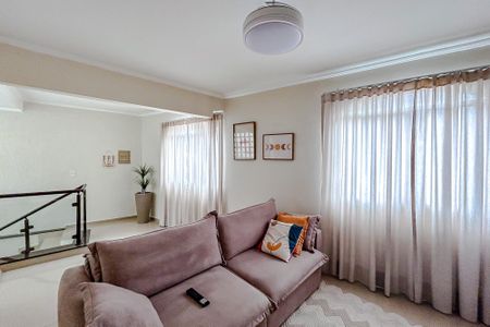 Casa à venda com 180m², 3 quartos e 2 vagasSala
