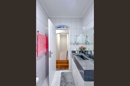 Casa à venda com 180m², 3 quartos e 2 vagasBanheiro