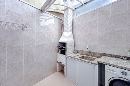 Casa à venda com 180m², 3 quartos e 2 vagasÁrea de Serviço
