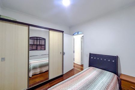 Casa à venda com 180m², 3 quartos e 2 vagasQuarto 2